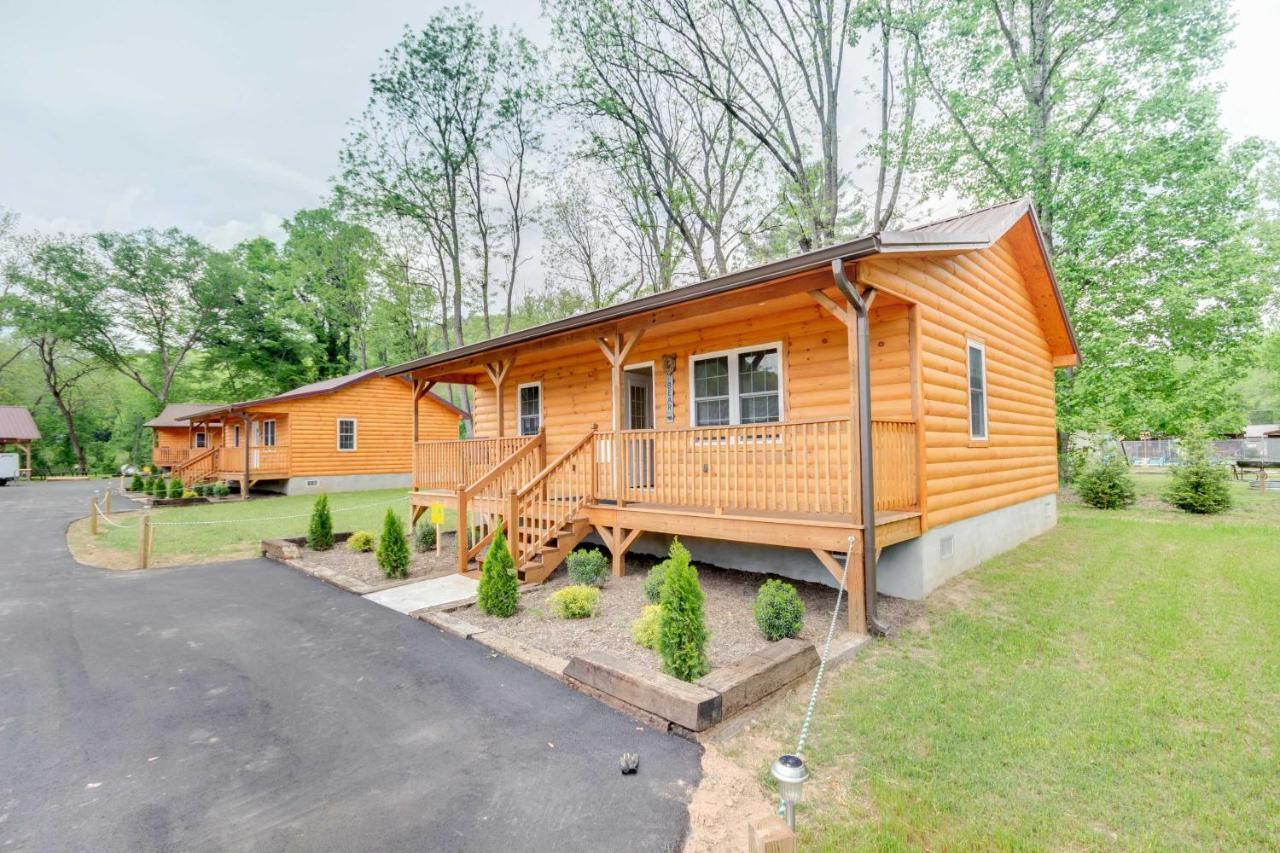 Bears Den Cabin With Porch About 5 Mi To Bryson City! Exteriör bild